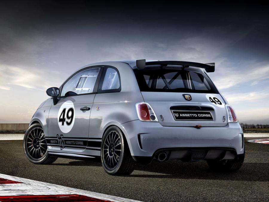  Abarth 695 Assetto Corse 2012 года  (фото 7 из 16)